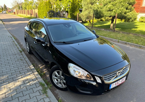 Volvo V60 cena 33900 przebieg: 246000, rok produkcji 2012 z Oborniki Śląskie małe 326